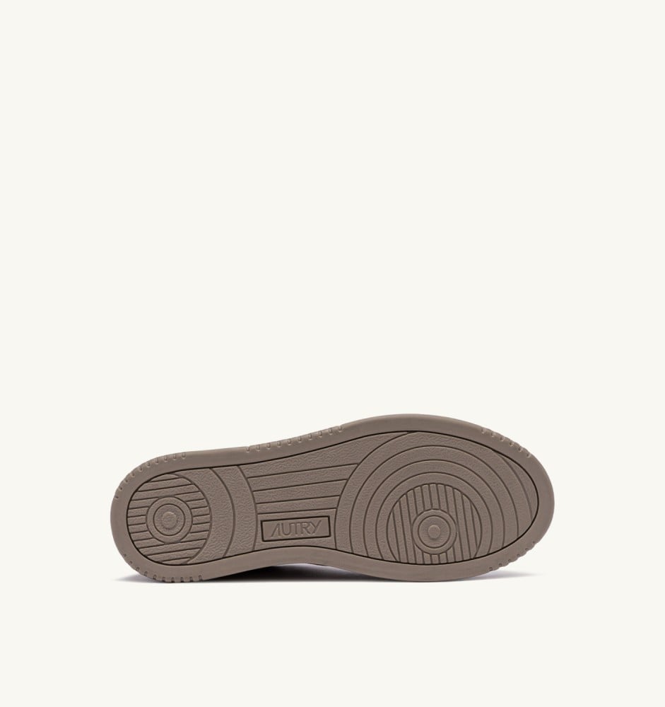 MEDALIST LOW IN ANTELOPE AND MILITARY SUEDE