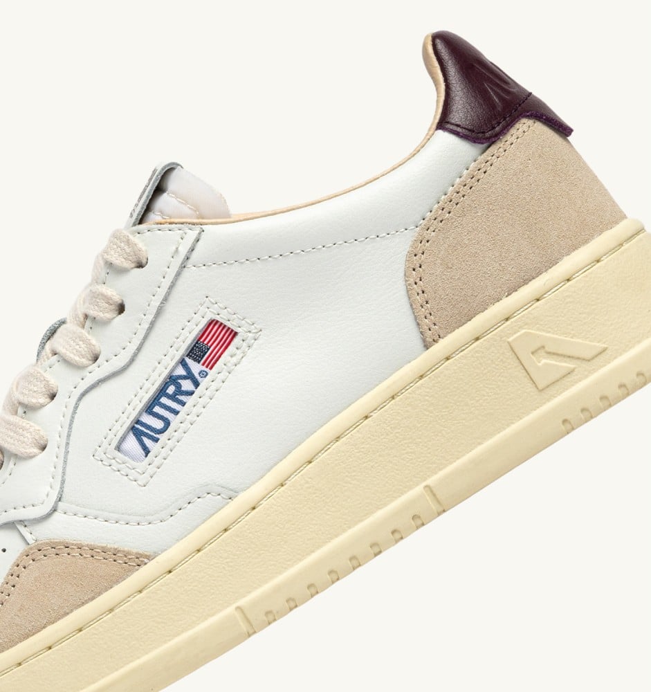 MEDALIST LOW IN WHITE LEATHER AND FIG SUEDE