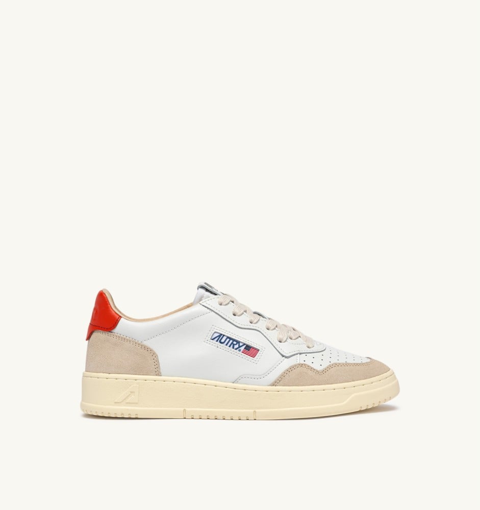 MEDALIST LOW IN WHITE AND LION LEATHER AND SUEDE