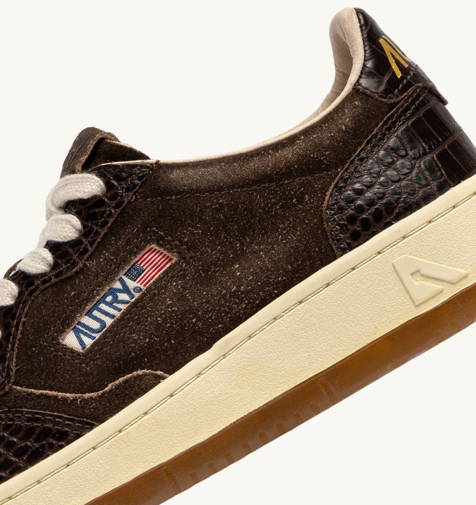 MEDALIST LOW IN MUSTANG AND BROWN SUEDE AND LEATHER