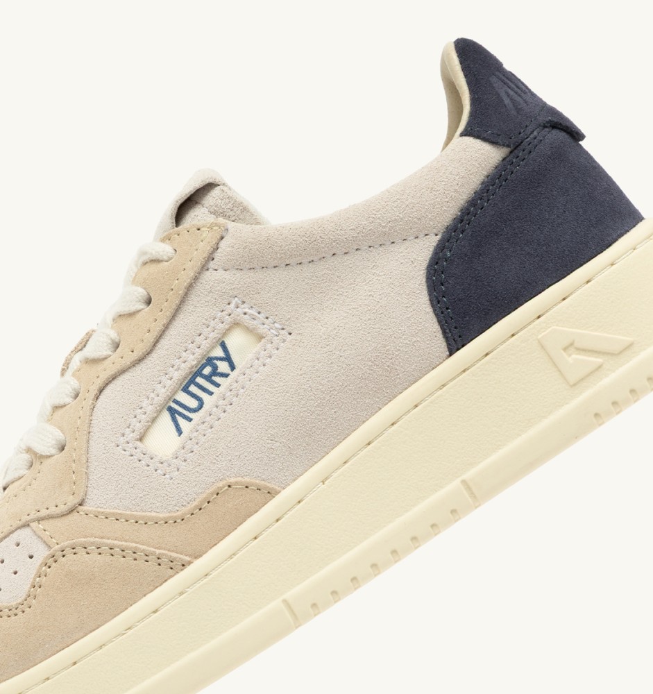 MEDALIST LOW TRICOLOR IN WHITE SAND AND BLUE SPACE SUEDE