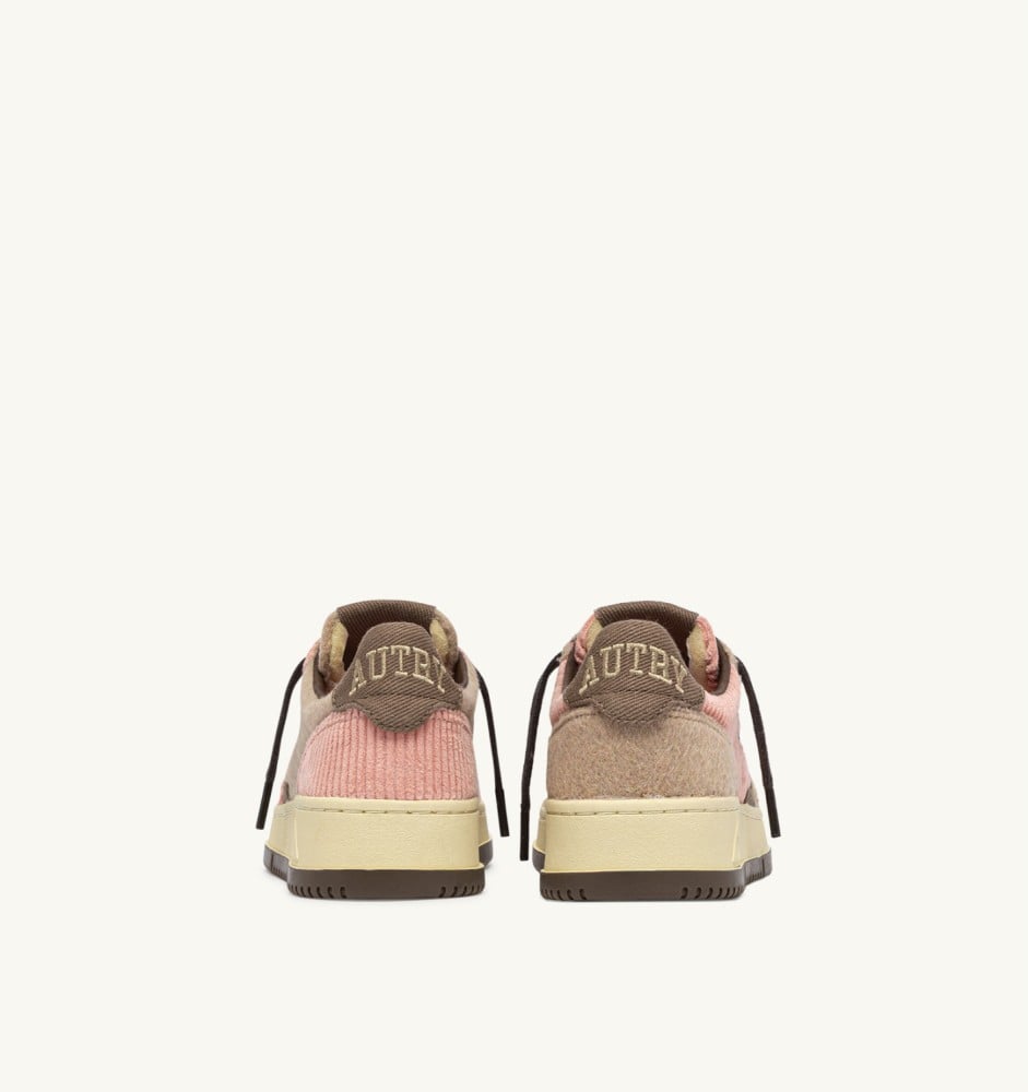 MEDALIST LOW IN PINK DOLPHIN, CHOCOLATE CHIP AND FEATHER GRAY VELVET