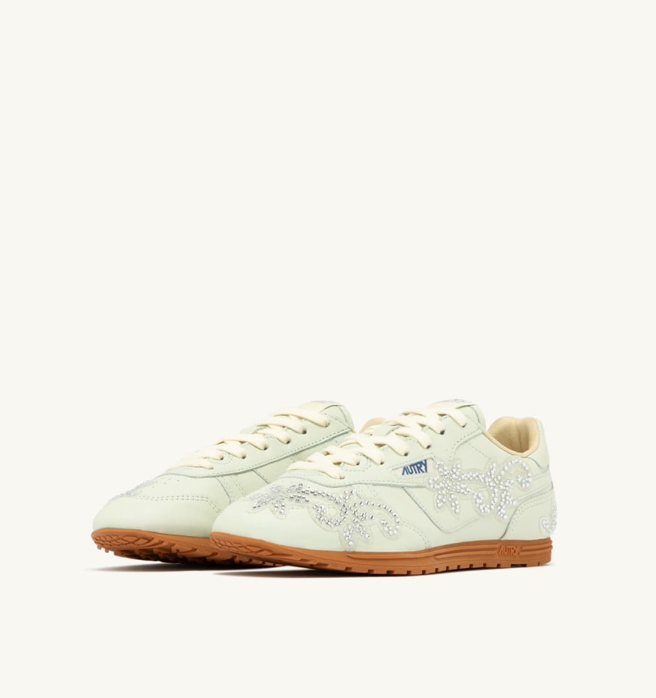 WINDSPIN IN BONE WHITE LEATHER WITH DECORATIONS