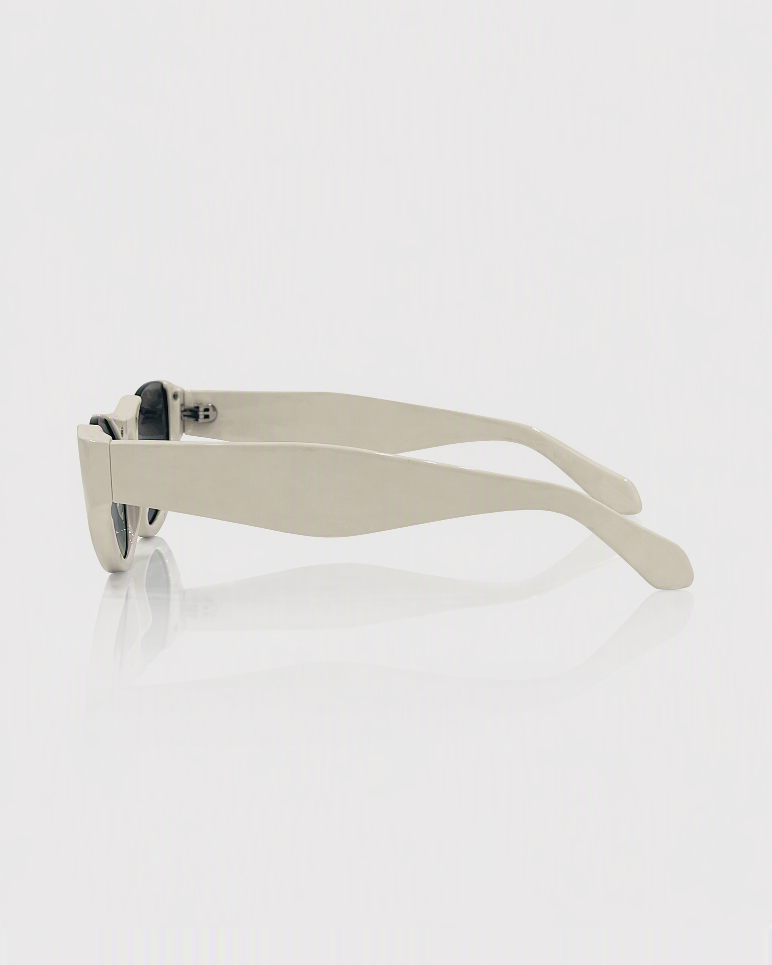 Byte White product image 4