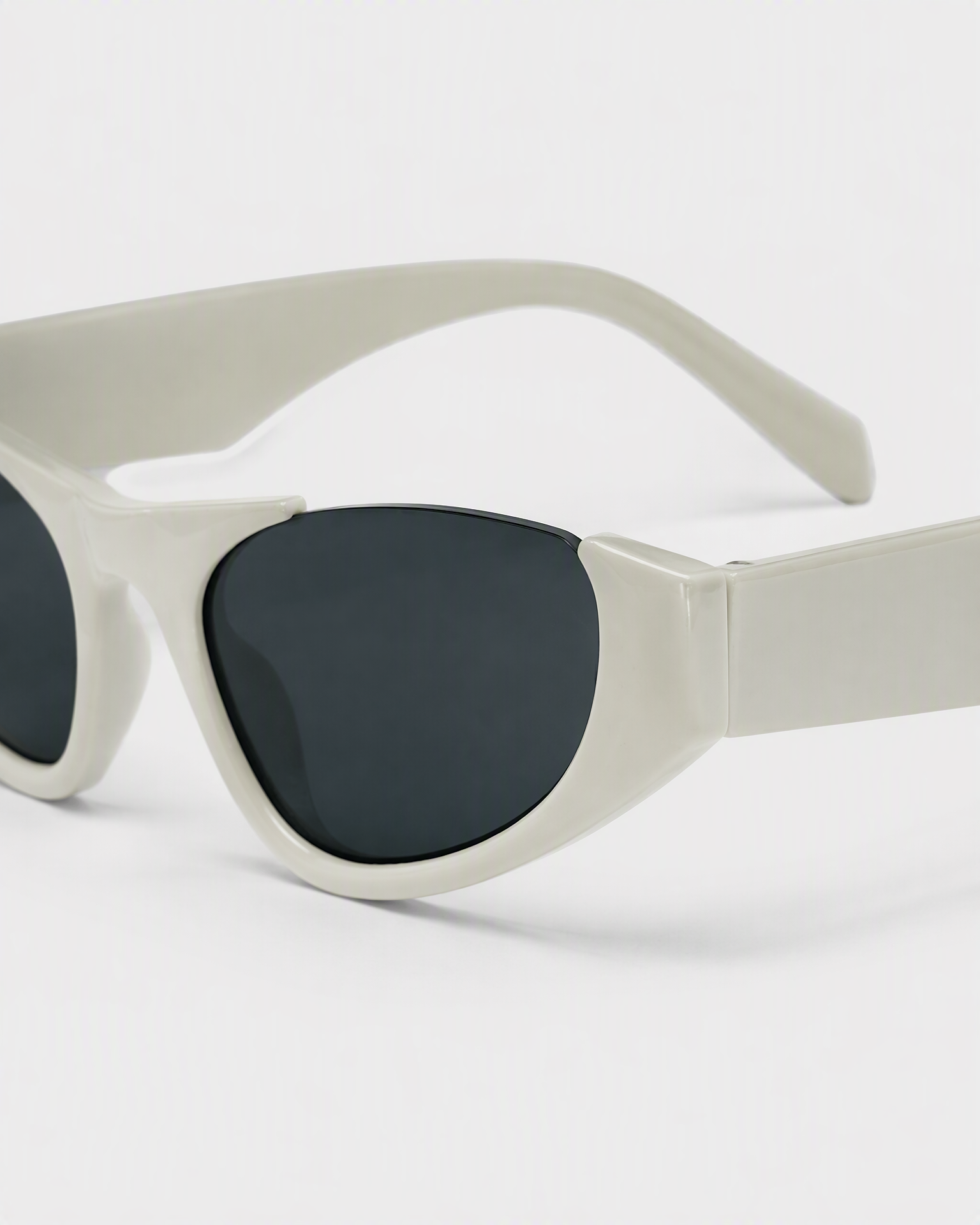 Byte White product image 6
