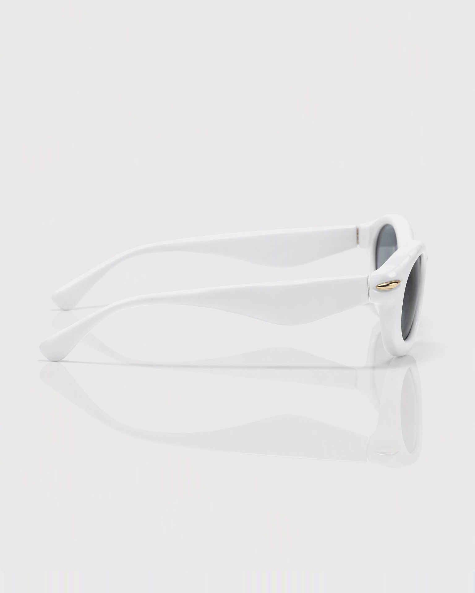 Cosmo White product image 4