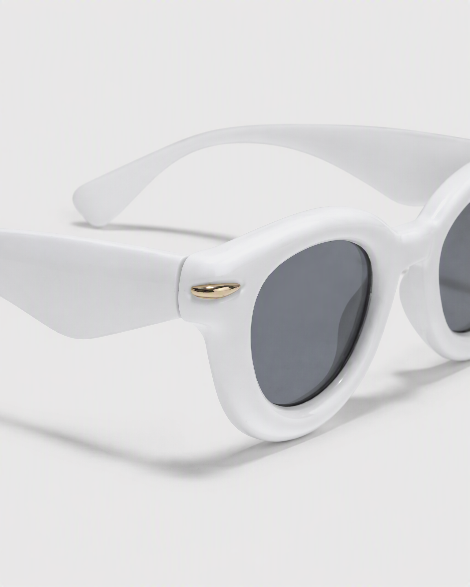 Cosmo White product image 6