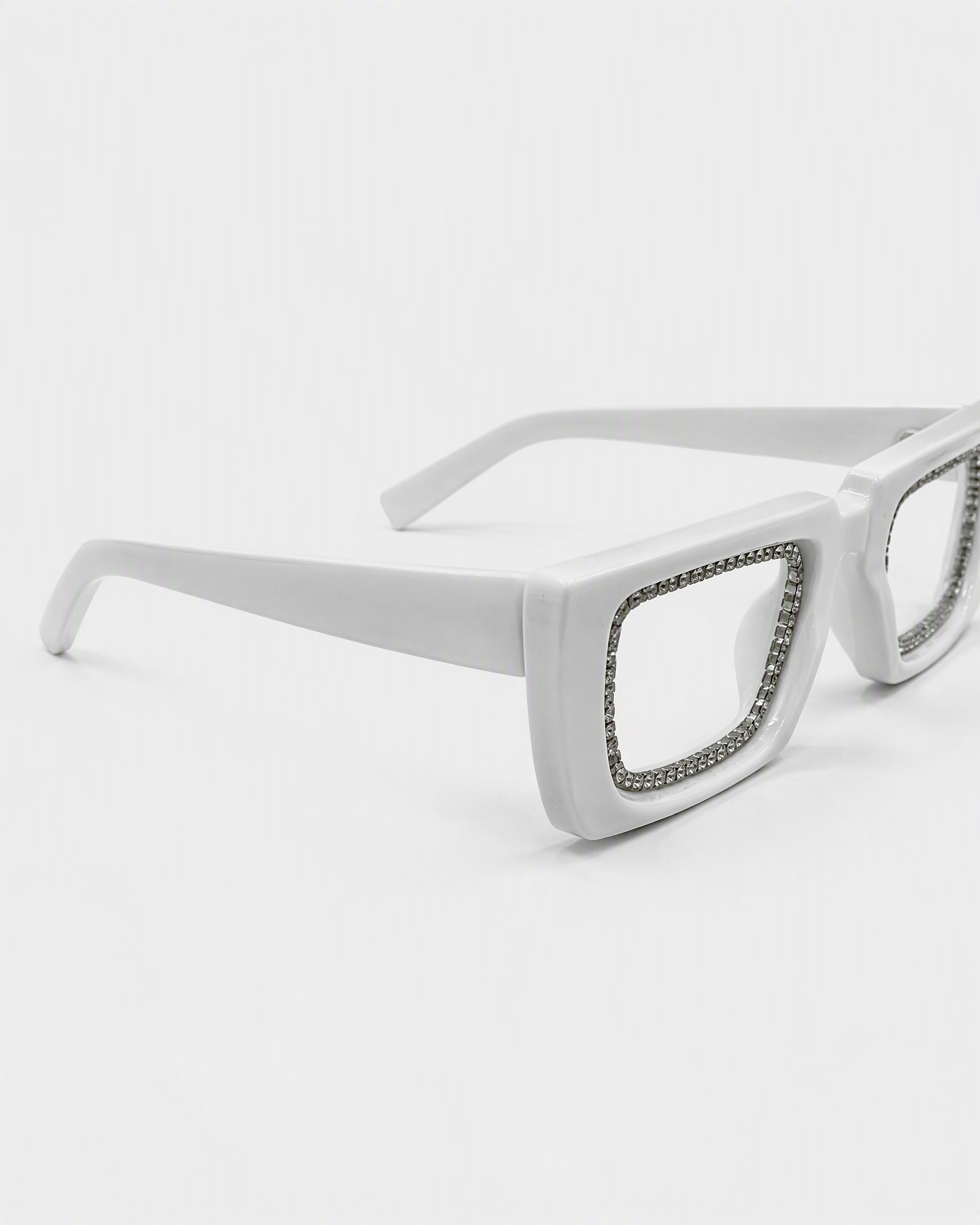 Luxe White product image 6