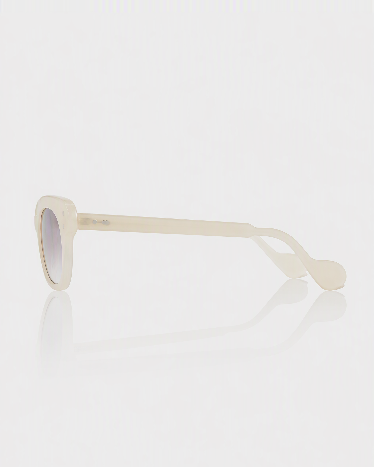 Maxine White product image 4