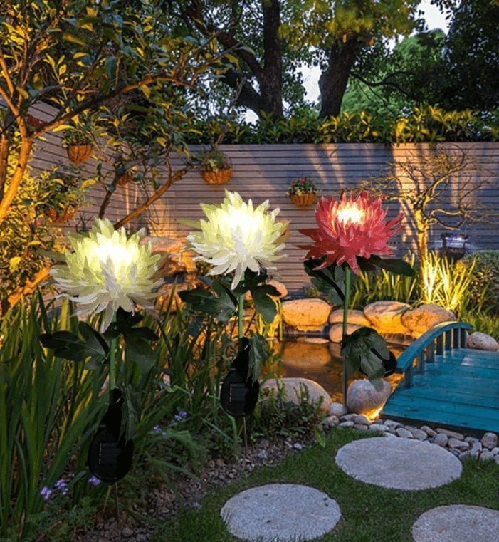 30" Chrysanthemum Solar Garden Stake LED