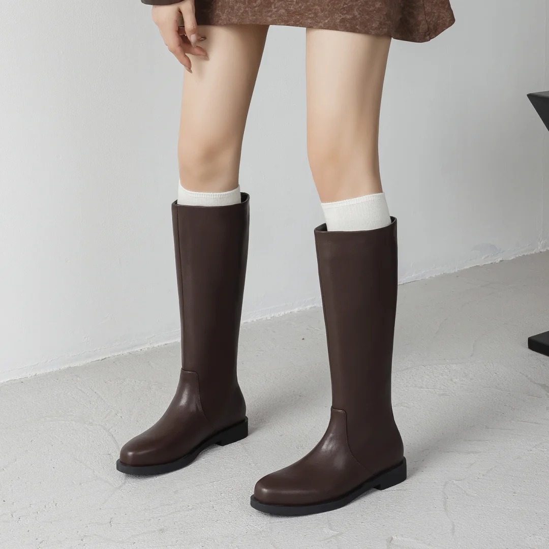 Straight-cut dark brown flat tall boots