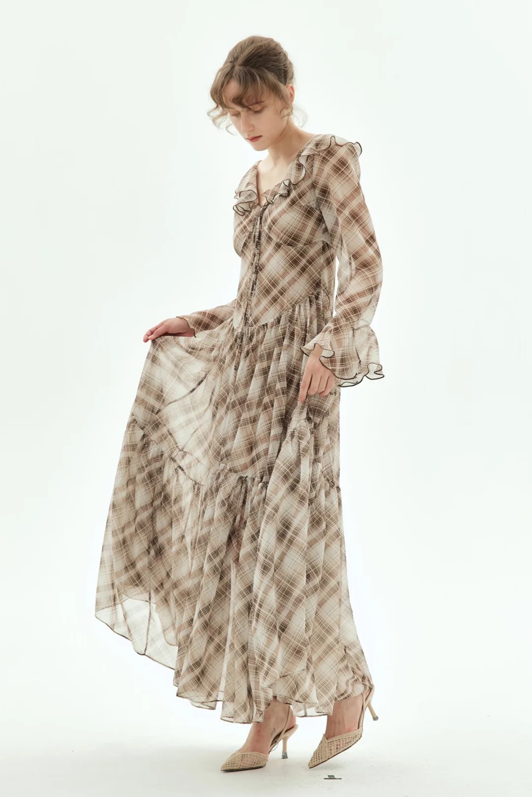 Brown plaid long-sleeved maxi dress with ruffles
