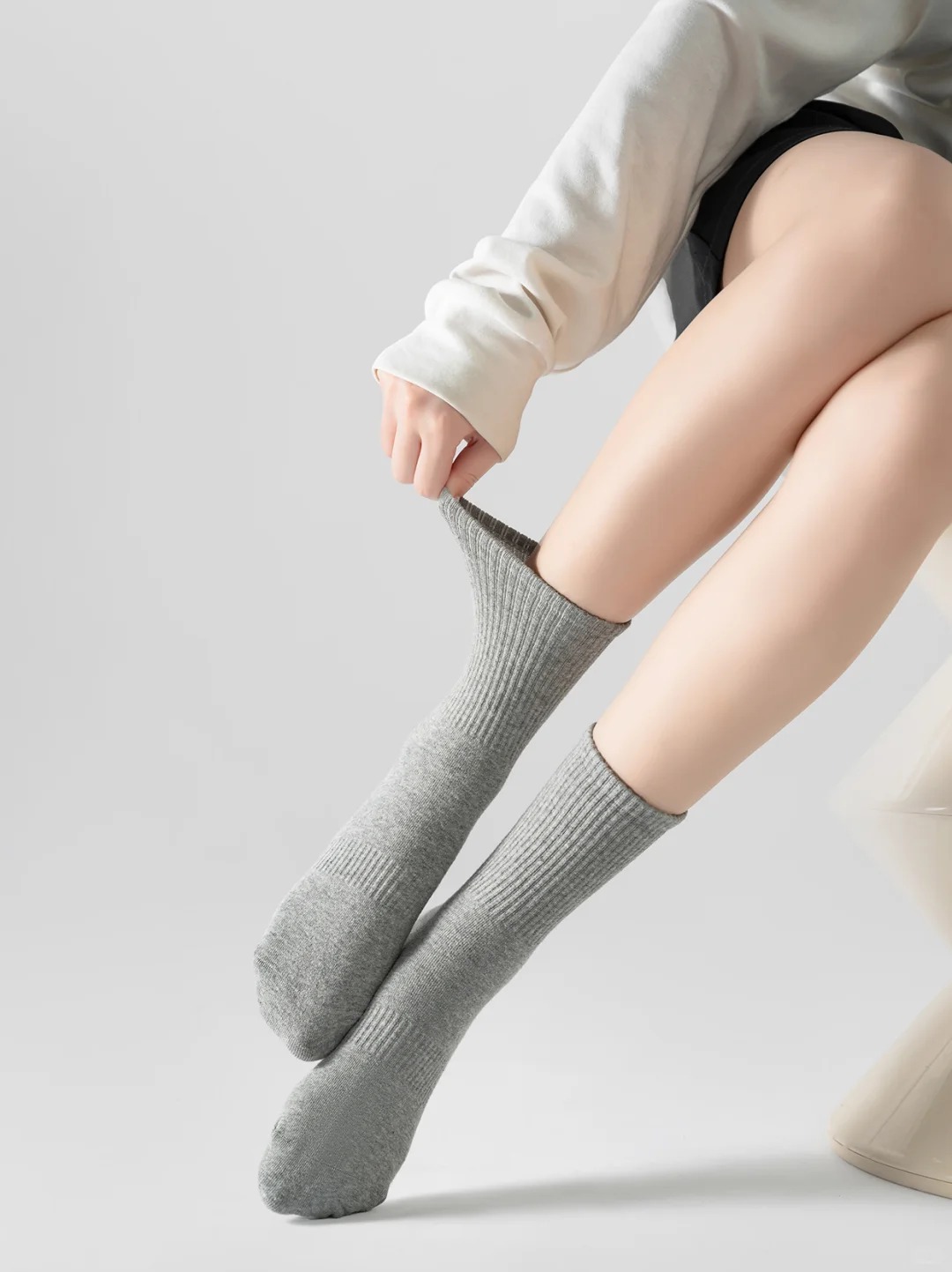 Ribbed light gray mid-calf sports socks