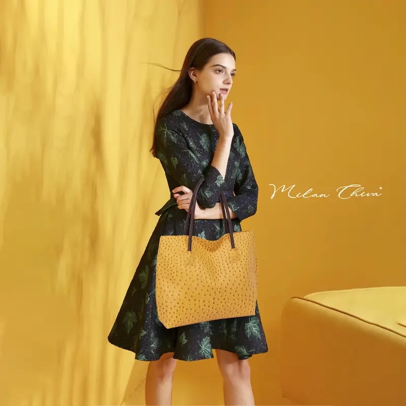 🔥LAST DAY 49% OFF - Milan Chiva Women's Oversized Ostrich-Print Vegan Leather Tote Bag