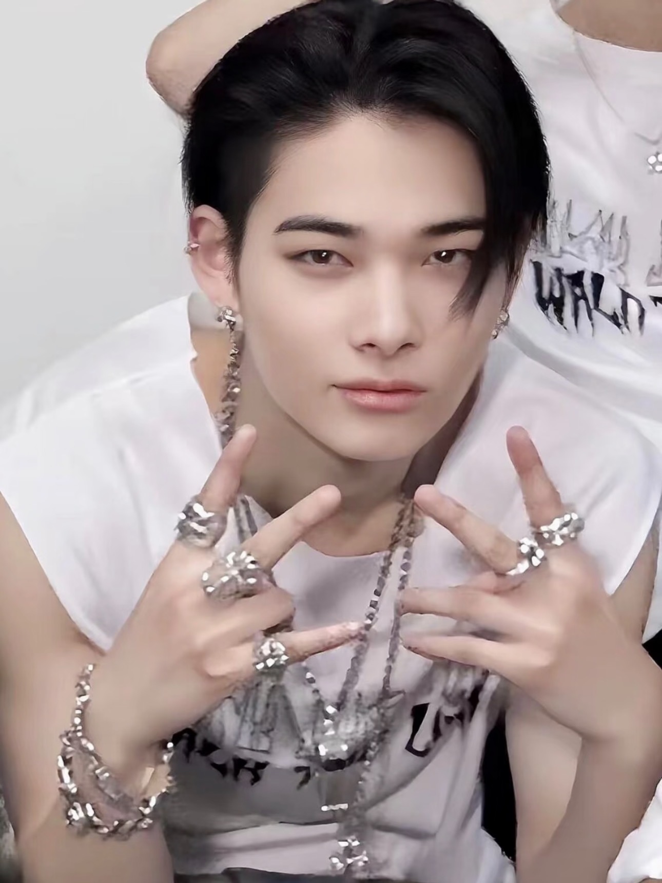 Enhypen NI-KI inspired chrome hearts ring