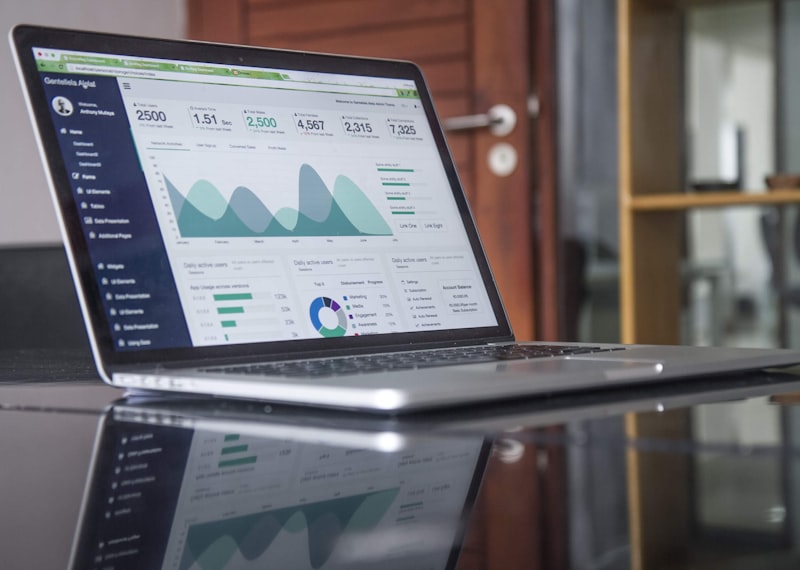 SaaSLaunch startup and SaaS theme