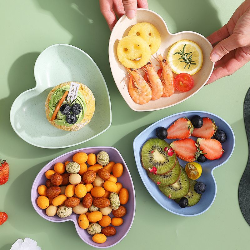 Plastic heart-shaped fruit plate