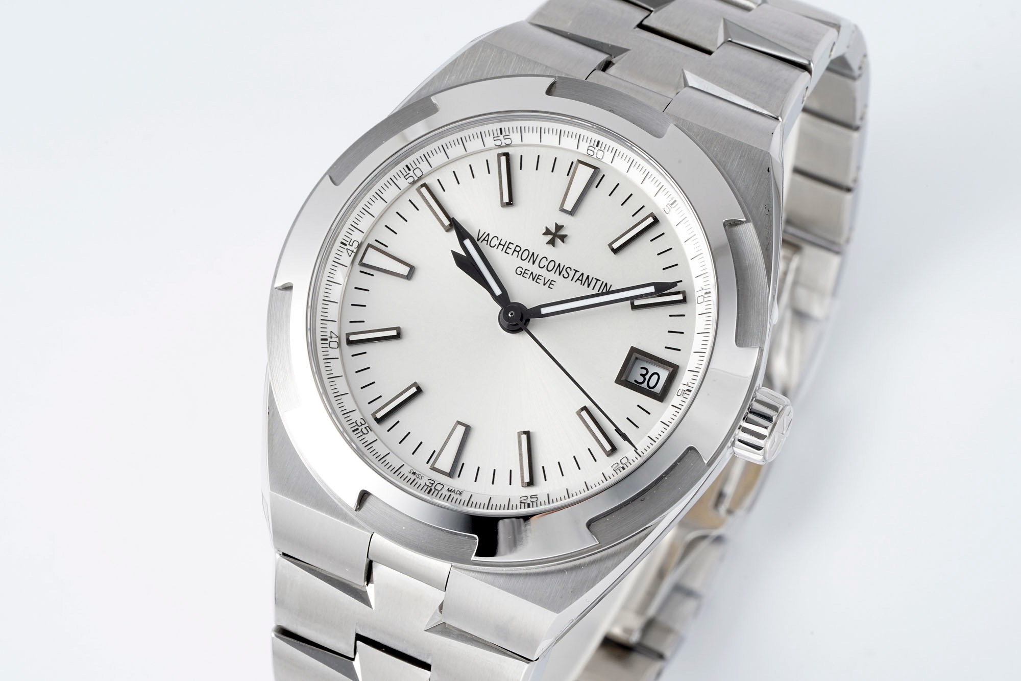 Vacheron Constantin Overseas 4500 Watch 41mm | Modified Cal.5100 Movement, Quick Release Bracelet