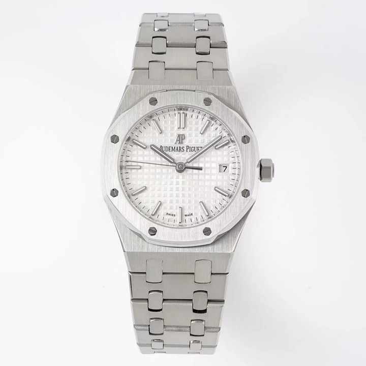 Audemars Piguet Royal Oak Ladies Automatic Watch 34mm, Ref.77350 / 77351