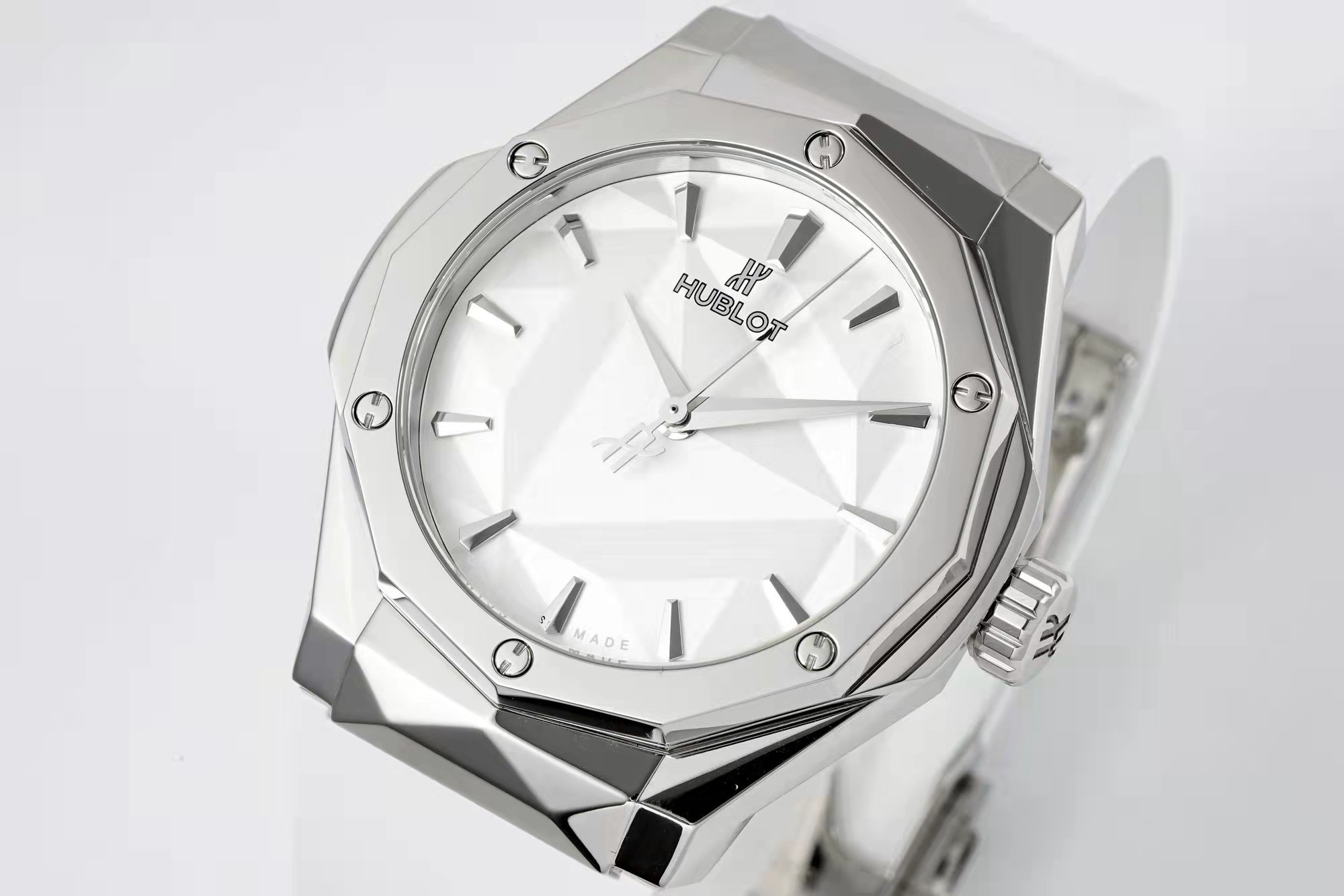 Hublot x Richard Orlinski Co-branded Watch APS Top Replica, 40mm Faceted Polygon Case