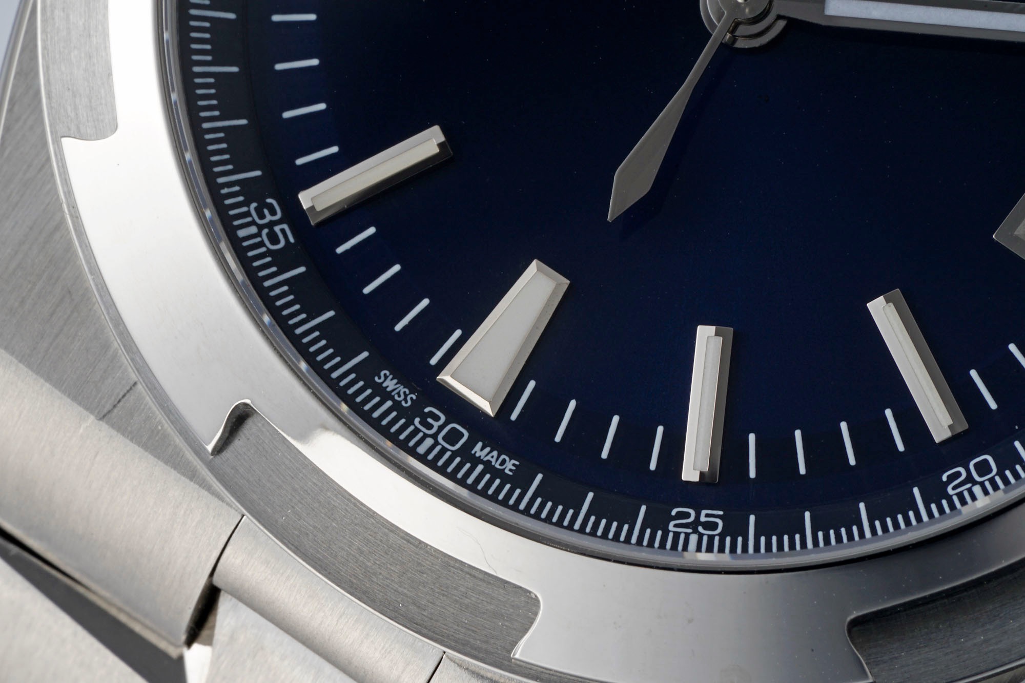 Vacheron Constantin Overseas 4500 Watch 41mm | Modified Cal.5100 Movement, Quick Release Bracelet