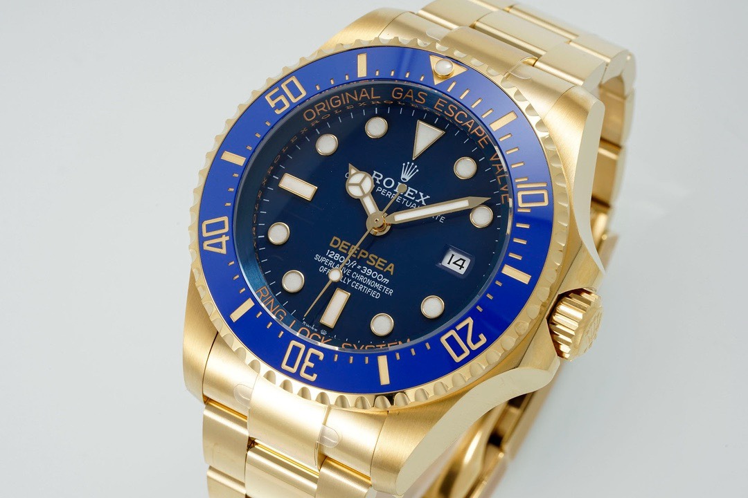 Rolex Sea-Dweller Deepsea 44mm Dive Watch 904L Steel 3235 Integrated Movement