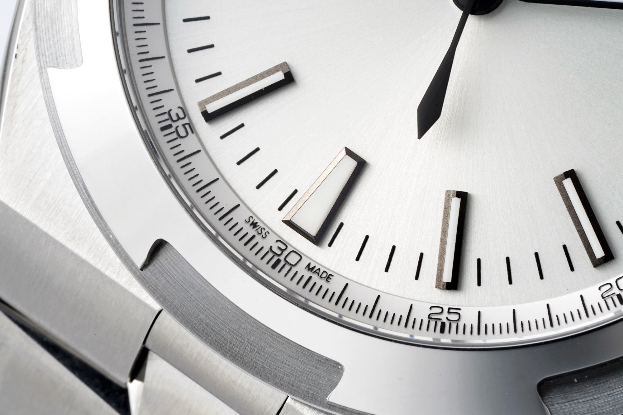 Vacheron Constantin Overseas 4500 Watch 41mm | Modified Cal.5100 Movement, Quick Release Bracelet