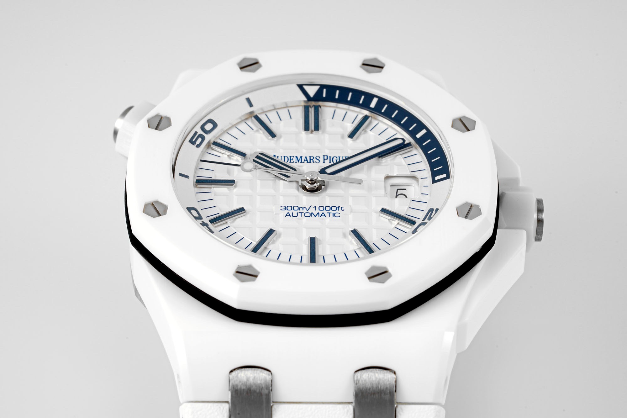 Audemars Piguet Royal Oak Offshore Diver 15707CB White Ceramic Watch | APS Factory Cal.3120 Integrated Movement