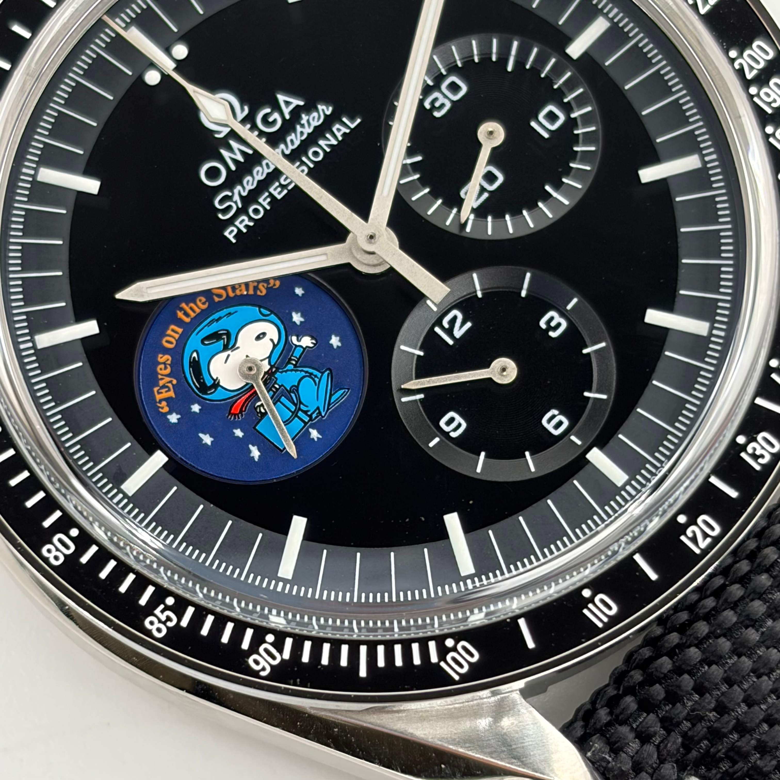 Omega Speedmaster Snoopy Award 42mm Manual Chronograph Watch Black Nylon Strap