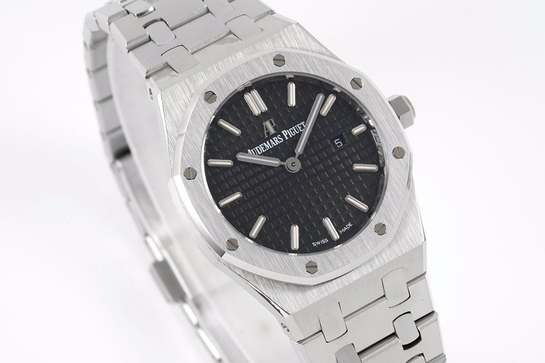 Audemars Piguet Royal Oak Ladies Quartz Watch 33mm, Ref.67651ST.ZZ.1261ST.01
