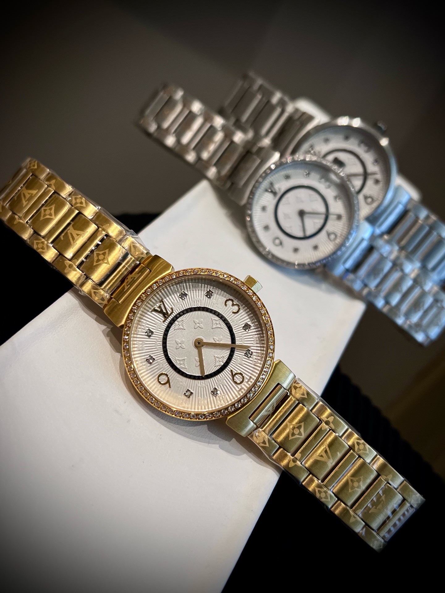 Louis Vuitton Tambour Slim 34mm Women Watch, Inlaid Crystal Dial Quick Release Leather Band