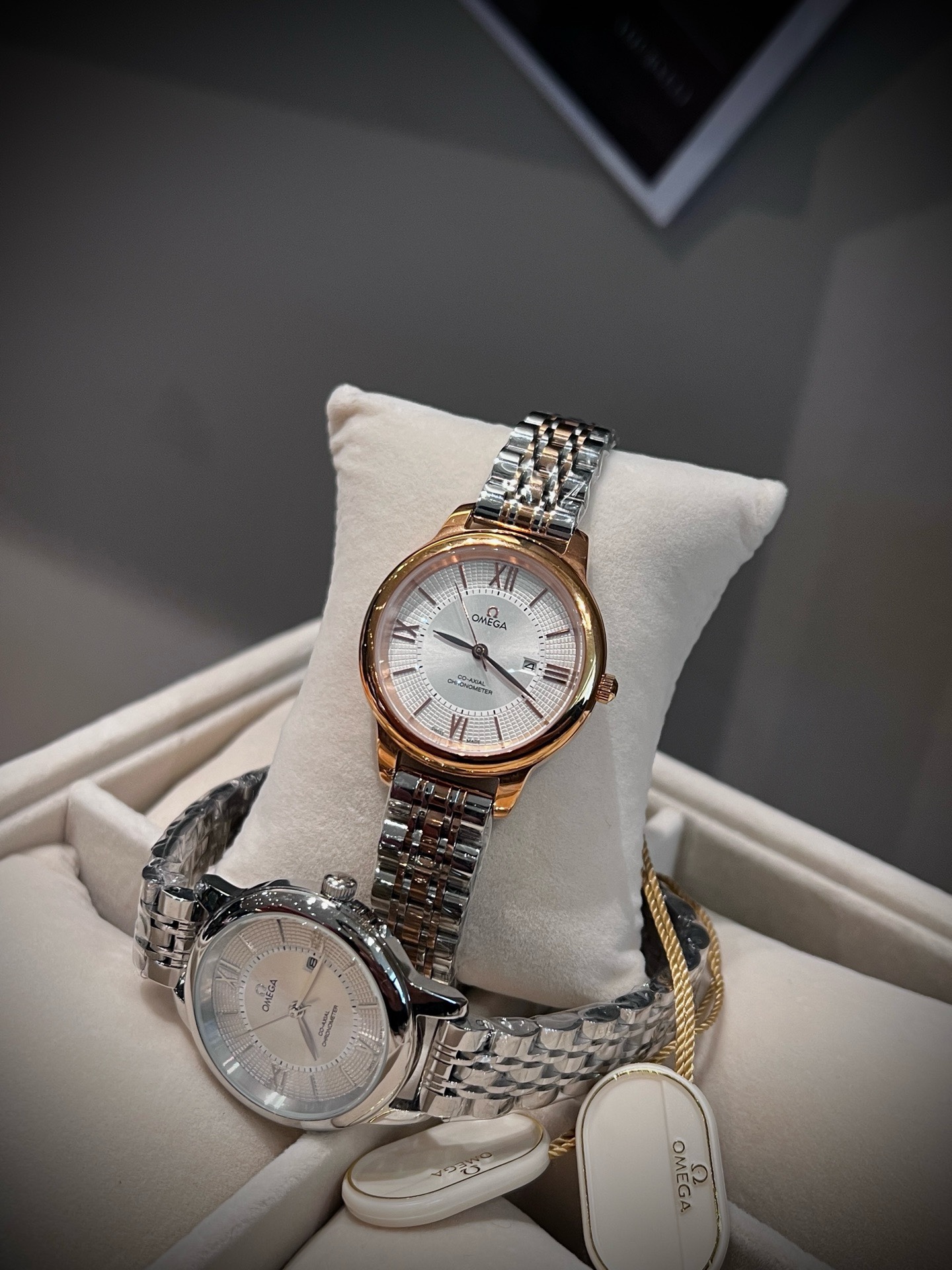 OMEGA Women Quartz Watch 35mm, Diamond Bezel Stainless Steel Watch