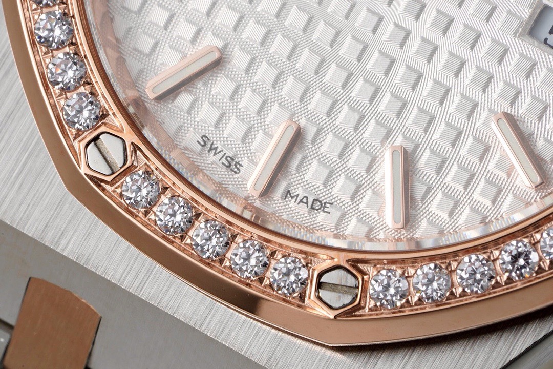 Audemars Piguet Royal Oak Ladies Quartz Watch 33mm, Ref.67651ST.ZZ.1261ST.01