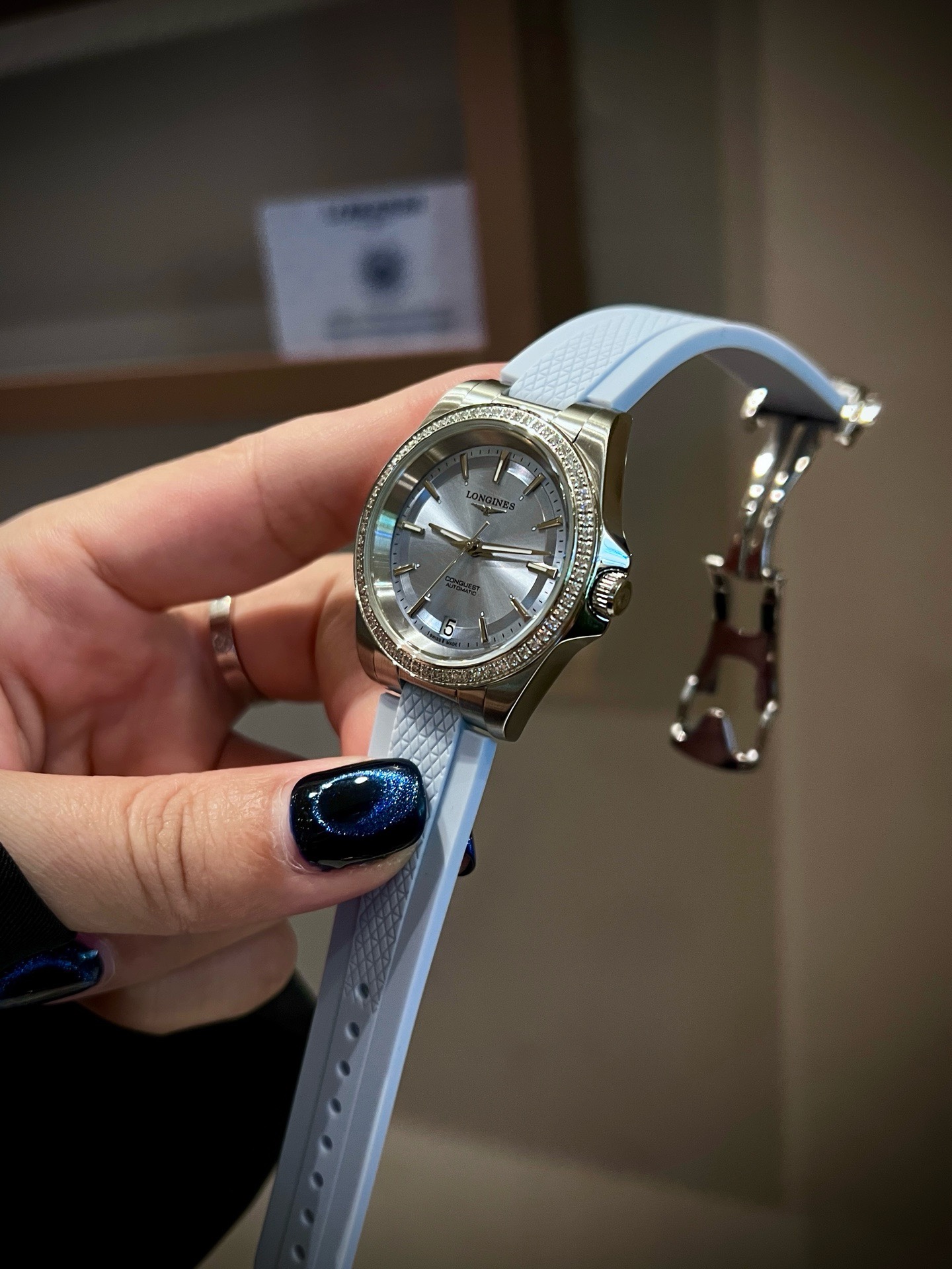 Longines Conquest 34mm Ladies Wristwatch Rubber Band With Luminous Dial