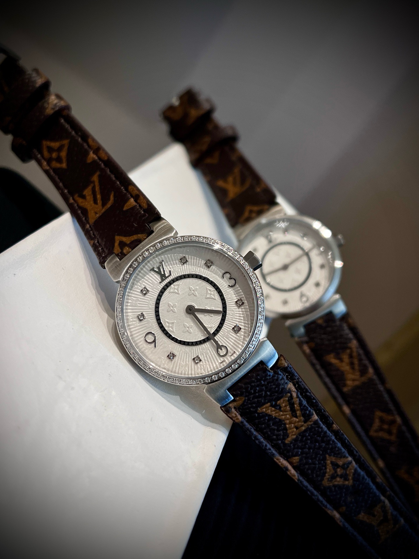 Louis Vuitton Tambour Slim 34mm Women Watch, Inlaid Crystal Dial Quick Release Leather Band