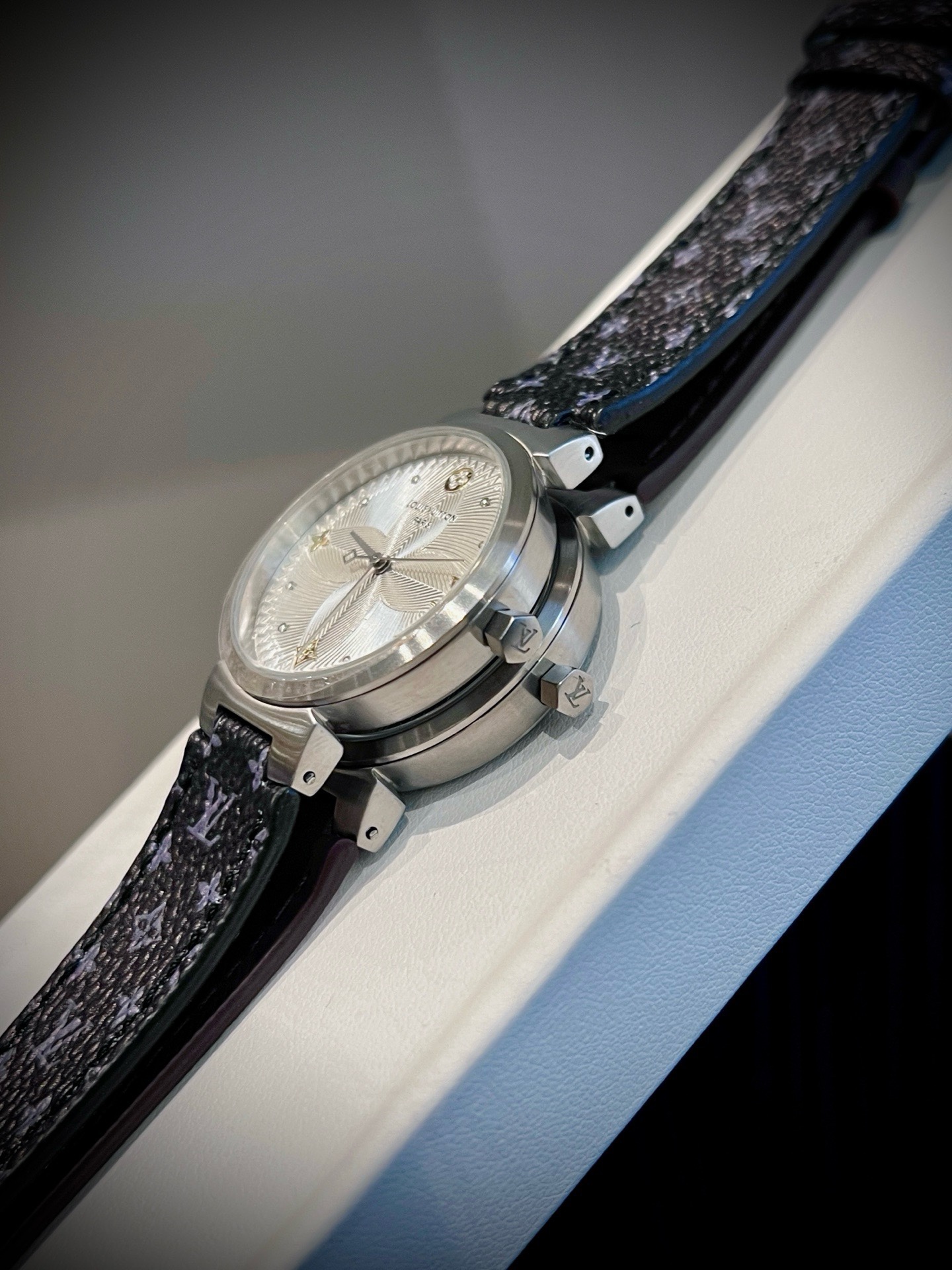 Louis Vuitton Tambour Slim 34mm Women Watch, Inlaid Crystal Dial Quick Release Leather Band