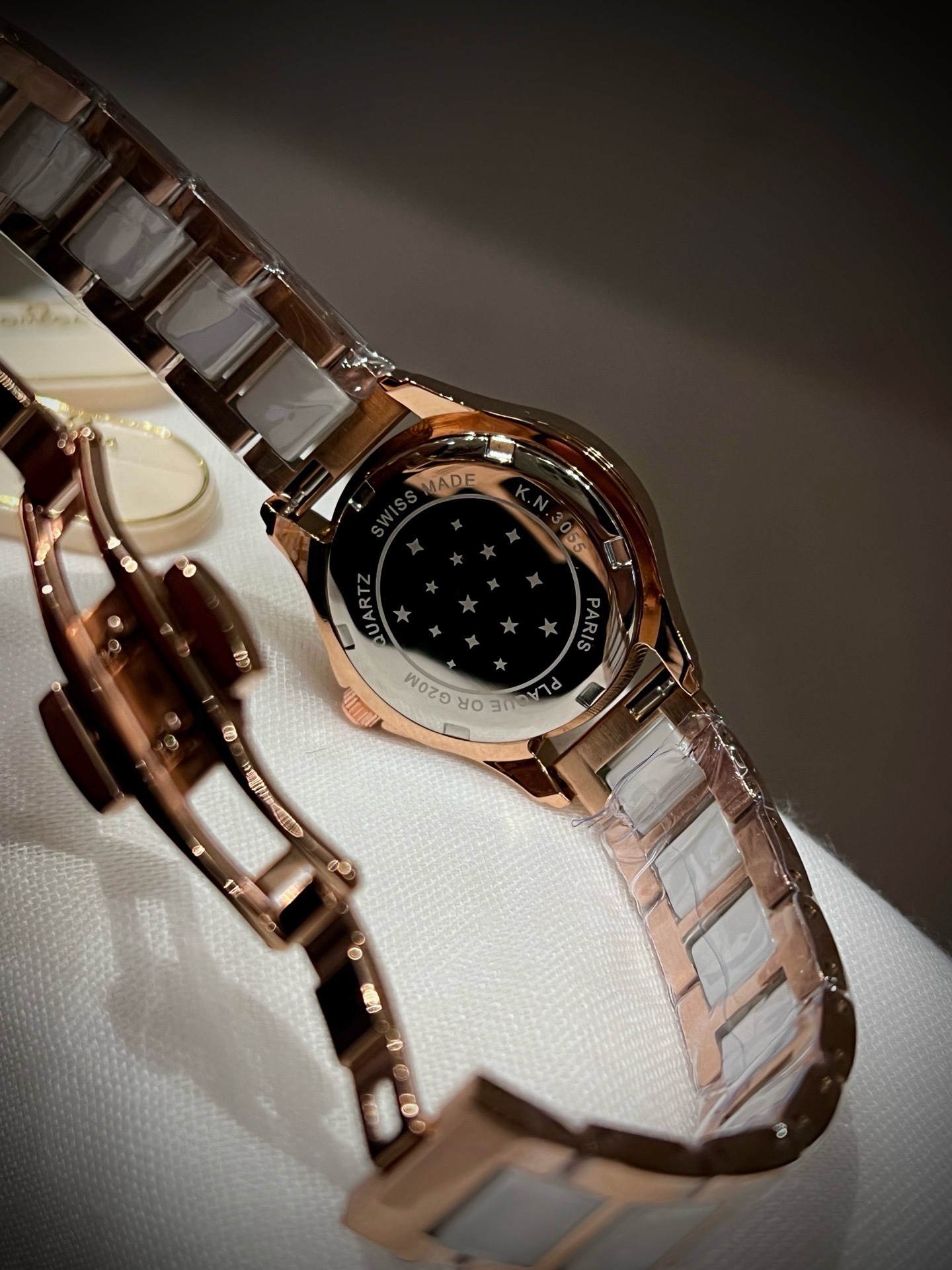 Omega Ladies Quartz Watch 30mm, Mother of Pearl Dial, 316L Stainless Steel Case Elegant Dress Wristwatch