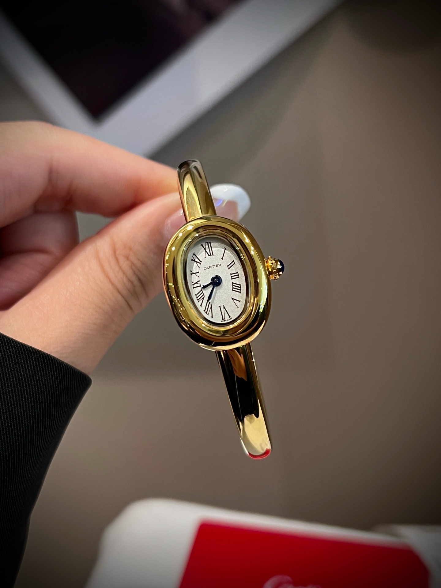 Cartier Baignoire Oval Women Watch, Bangle Style Silver Dial Fashion Watch