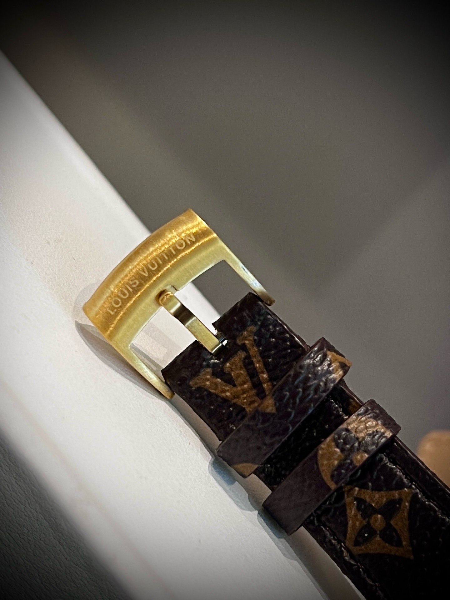 Louis Vuitton Tambour Slim 34mm Women Watch, Inlaid Crystal Dial Quick Release Leather Band
