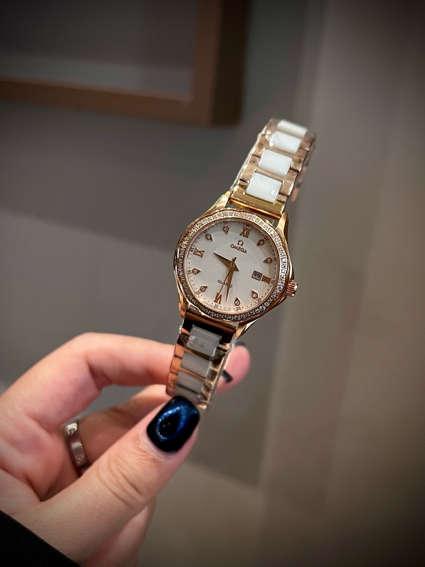 Omega Ladies Quartz Watch 30mm, Mother of Pearl Dial, 316L Stainless Steel Case Elegant Dress Wristwatch
