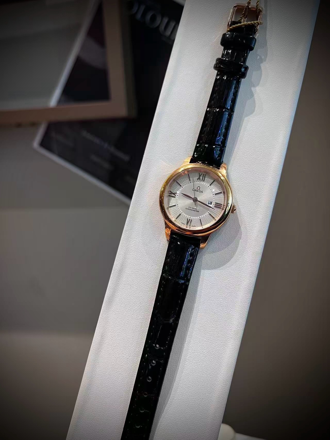 OMEGA Women Quartz Watch 35mm, Diamond Bezel Stainless Steel Case Watch
