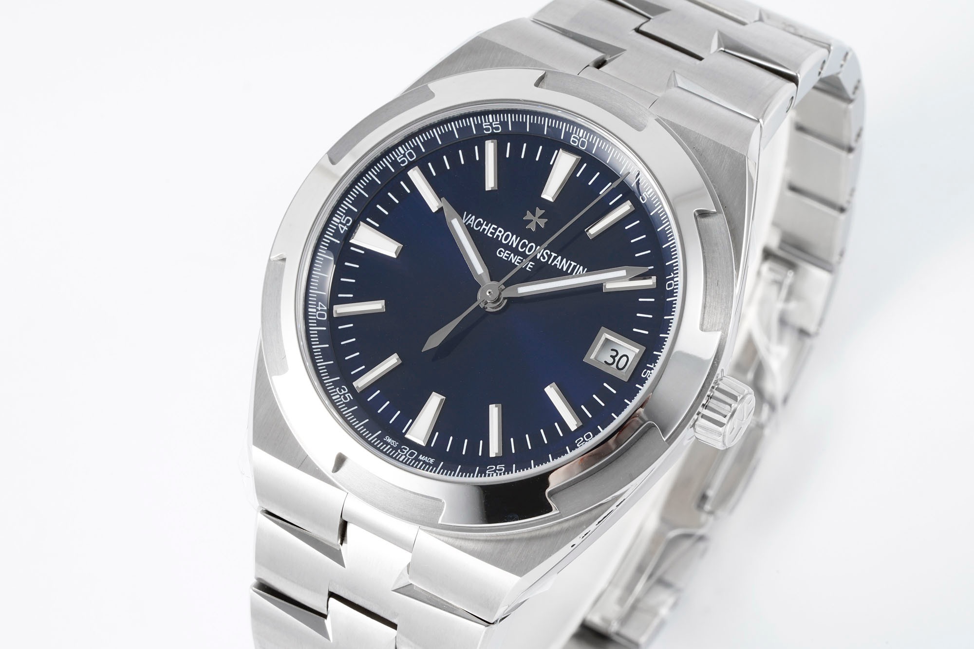 Vacheron Constantin Overseas 4500 Watch 41mm | Modified Cal.5100 Movement, Quick Release Bracelet