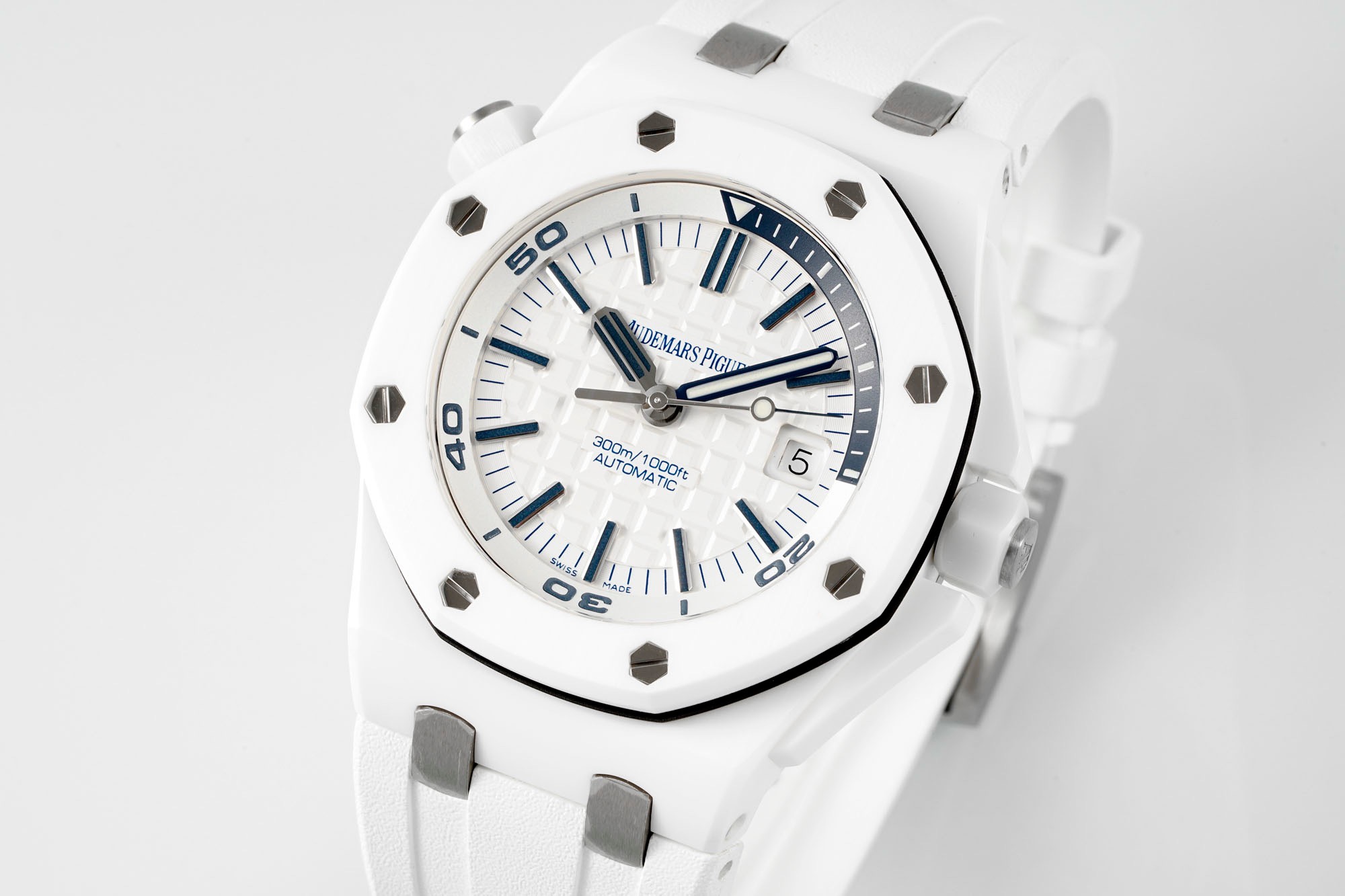 Audemars Piguet Royal Oak Offshore Diver 15707CB White Ceramic Watch | APS Factory Cal.3120 Integrated Movement