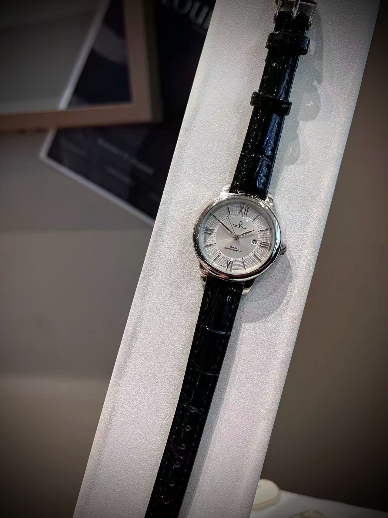 OMEGA Women Quartz Watch 35mm, Diamond Bezel Stainless Steel Case Watch