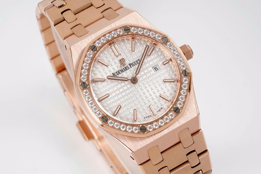 Audemars Piguet Royal Oak Ladies Quartz Watch 33mm, Ref.67651ST.ZZ.1261ST.01