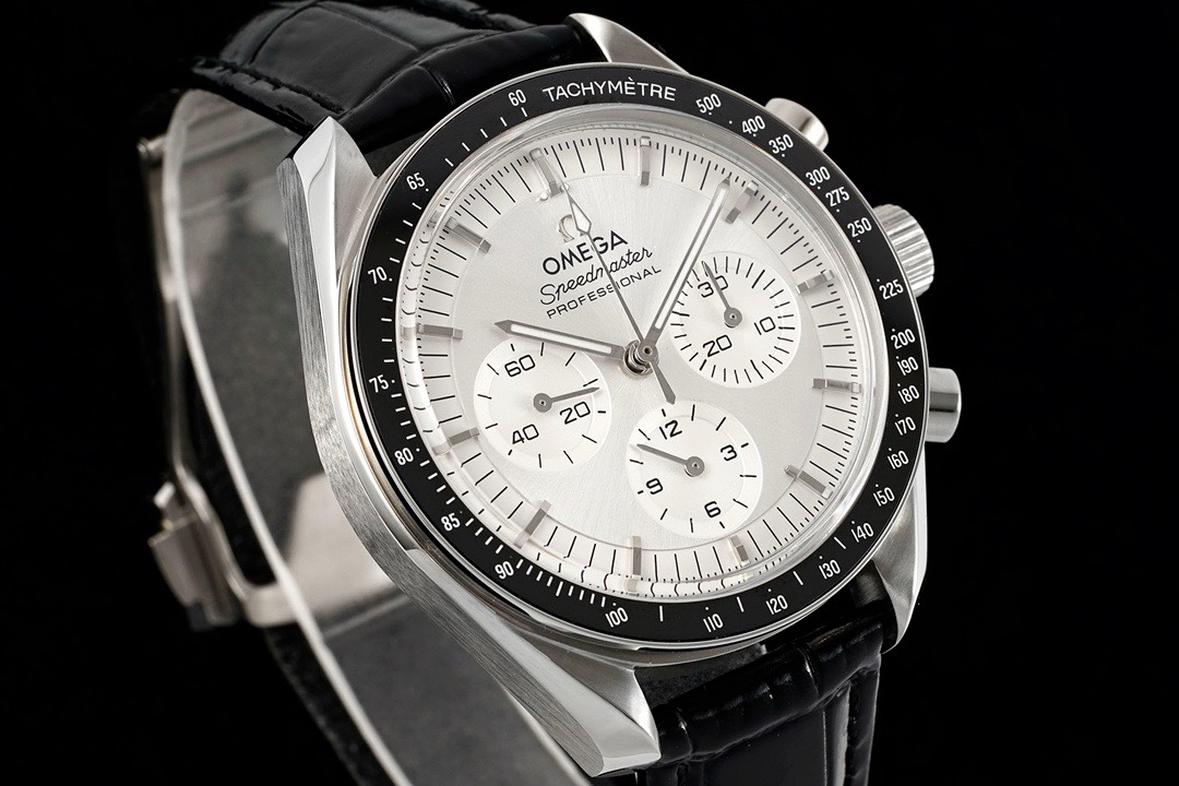 OMEGA Speedmaster Moonwatch 3861 Caliber Moonshine 18K Gold Chronograph 42mm