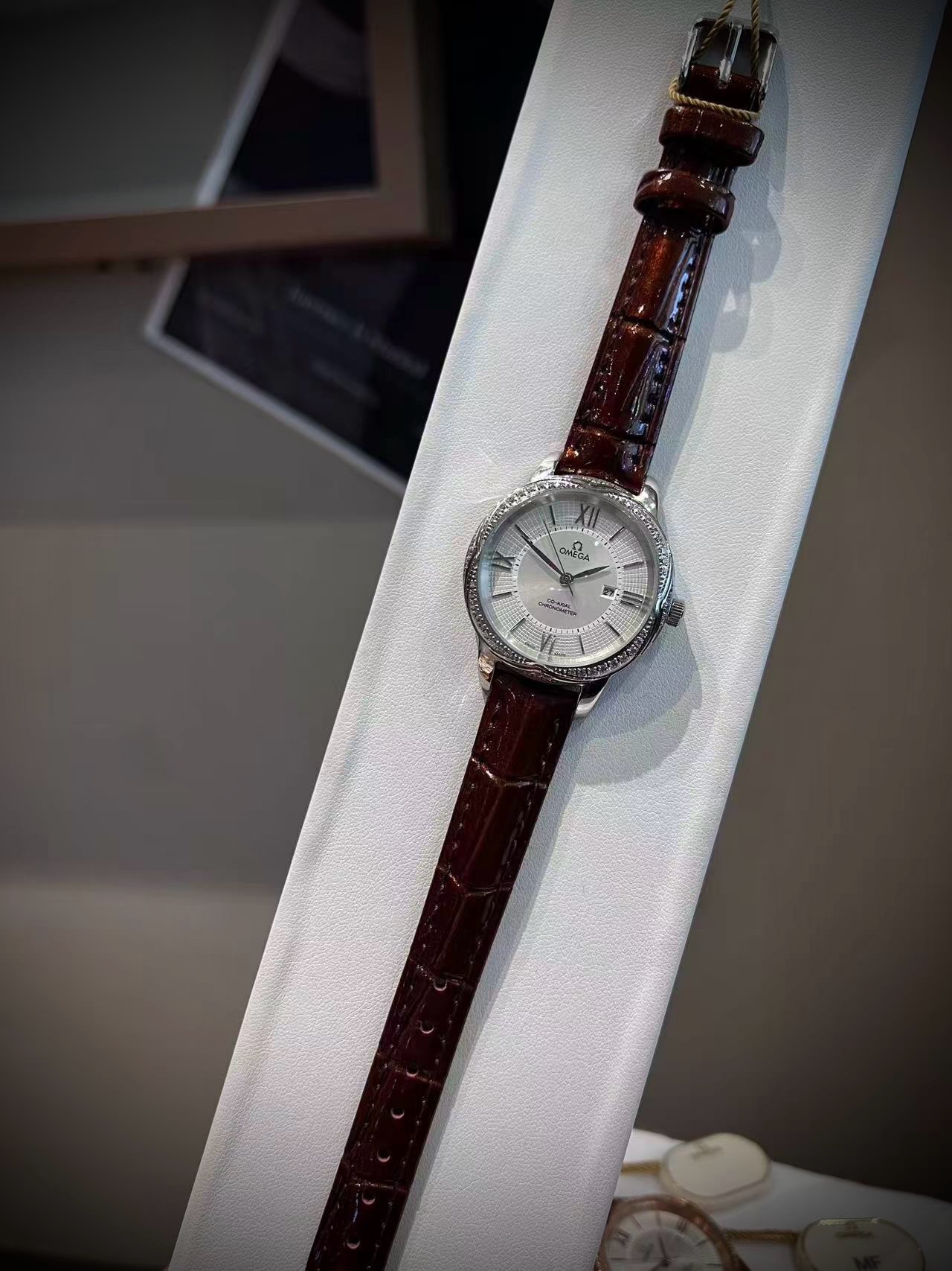 OMEGA Women Quartz Watch 35mm, Diamond Bezel Stainless Steel Case Watch