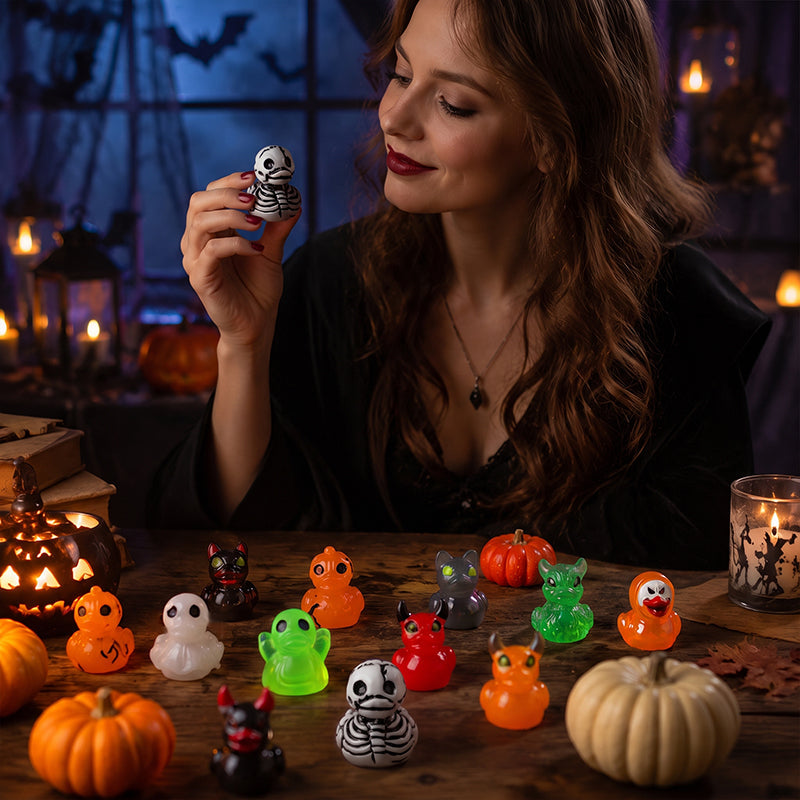 🎃🐤 Halloween-Mini-Enten aus Kunstharz – 12 gruselige Motive, winzige Deko-Figuren (1 Zoll)