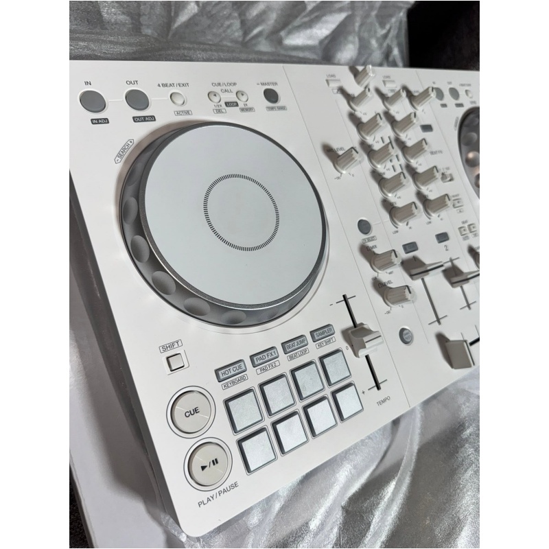 2-Channel DJ Controller for rekordbox & Serato – Compact with Smart Mixing Features