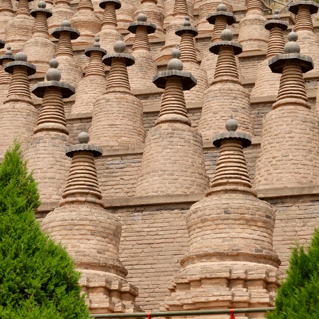 Ningxia-Qingtong Gorge 108-Pagoda Scenic Area